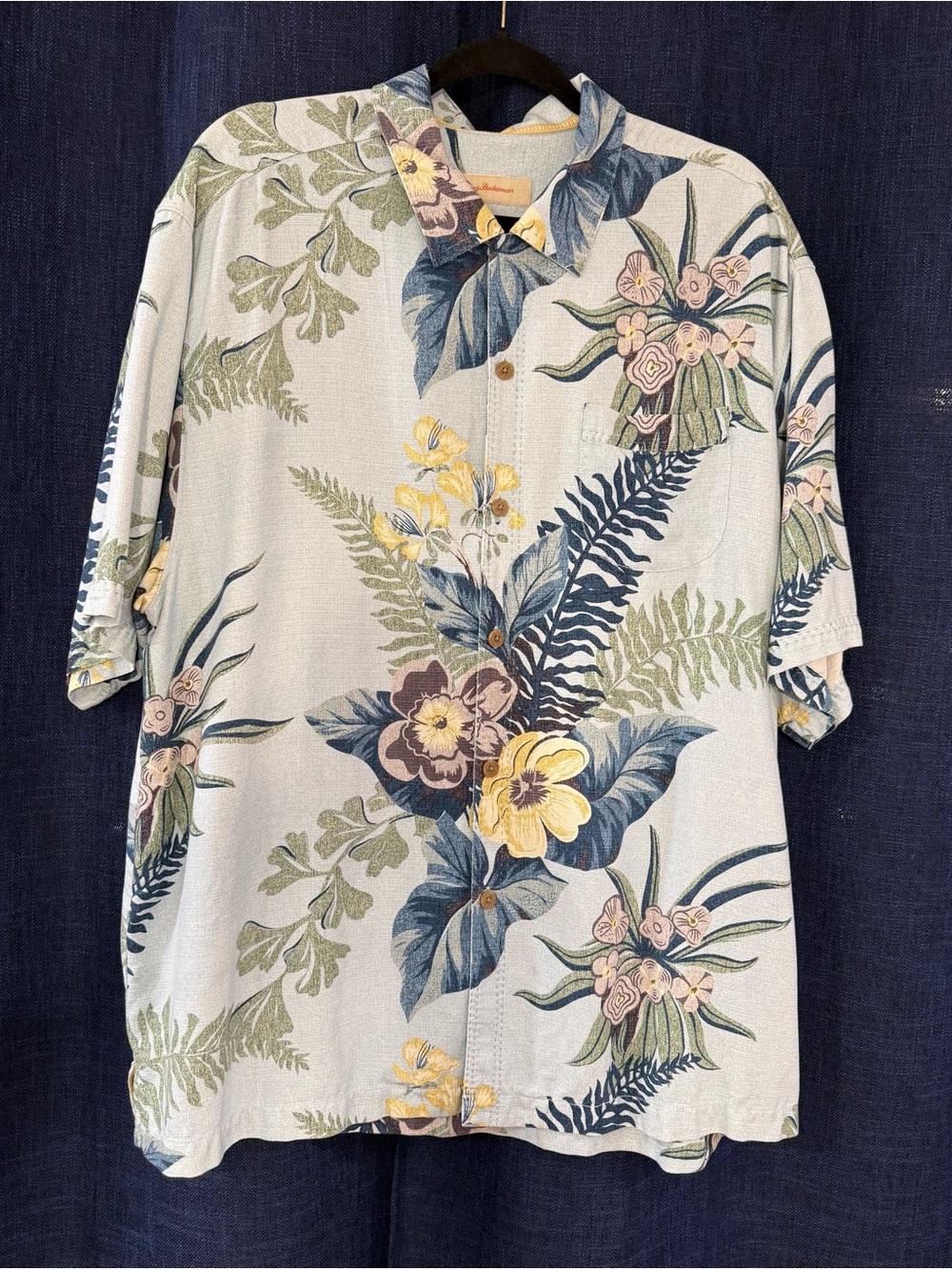 Tommy Bahama Men's Light Blue Tropical Floral Short-Sleeve Shirt